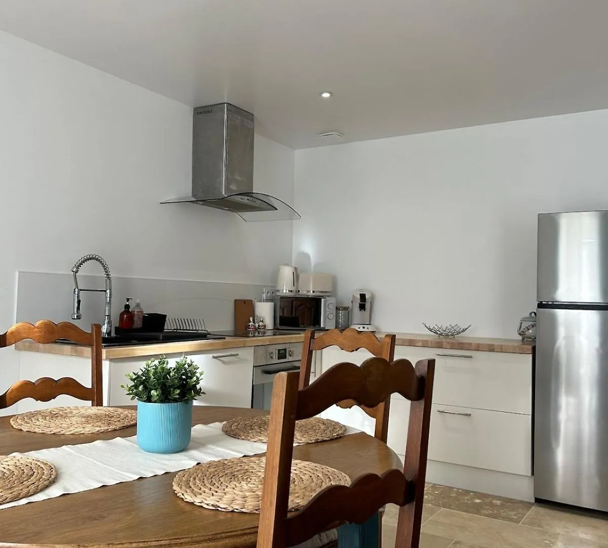 Maison Renovee En Pierres A La Campagne Pedernec 0*,  France