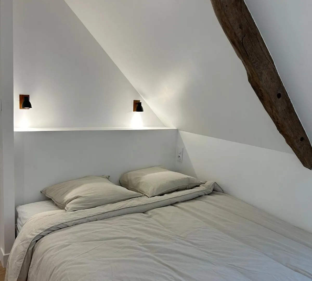 Holiday home Maison Renovee En Pierres A La Campagne Pedernec France