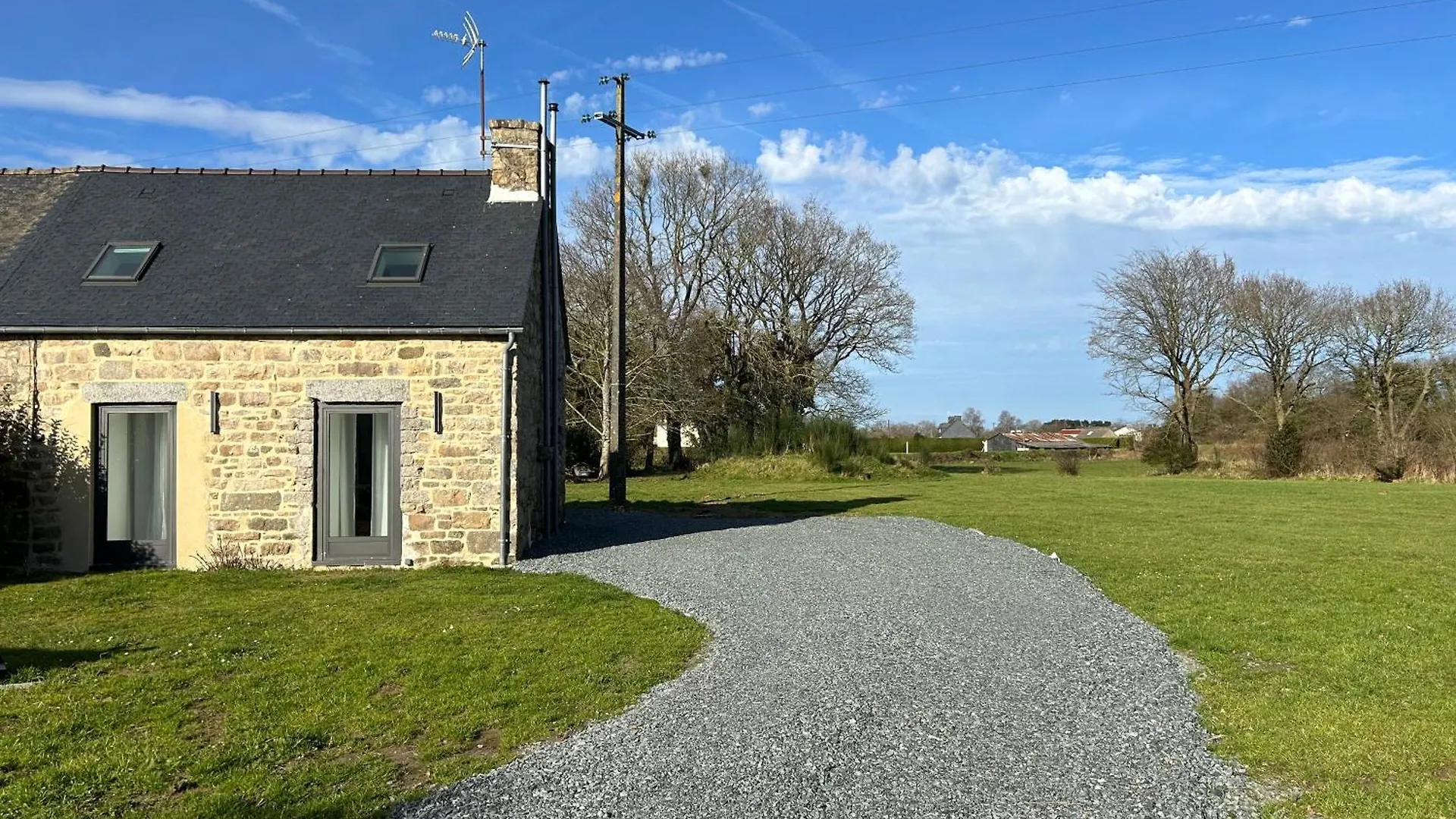 Holiday home Maison Renovee En Pierres A La Campagne Pedernec